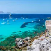 Escursioni a Favignana con Stagnone Kiteboarding: Scopri la Perla delle Egadi!